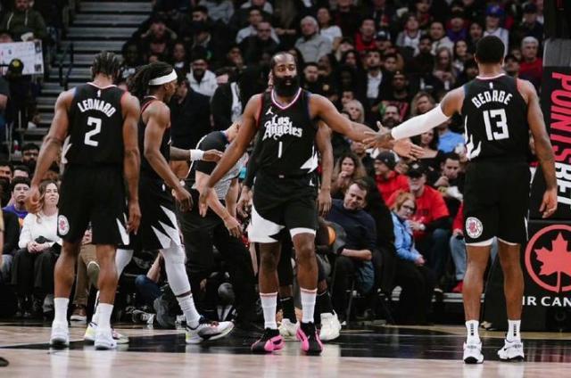 九游体育-卡椒合体5年终得解放!组织大师哈登令快艇质变