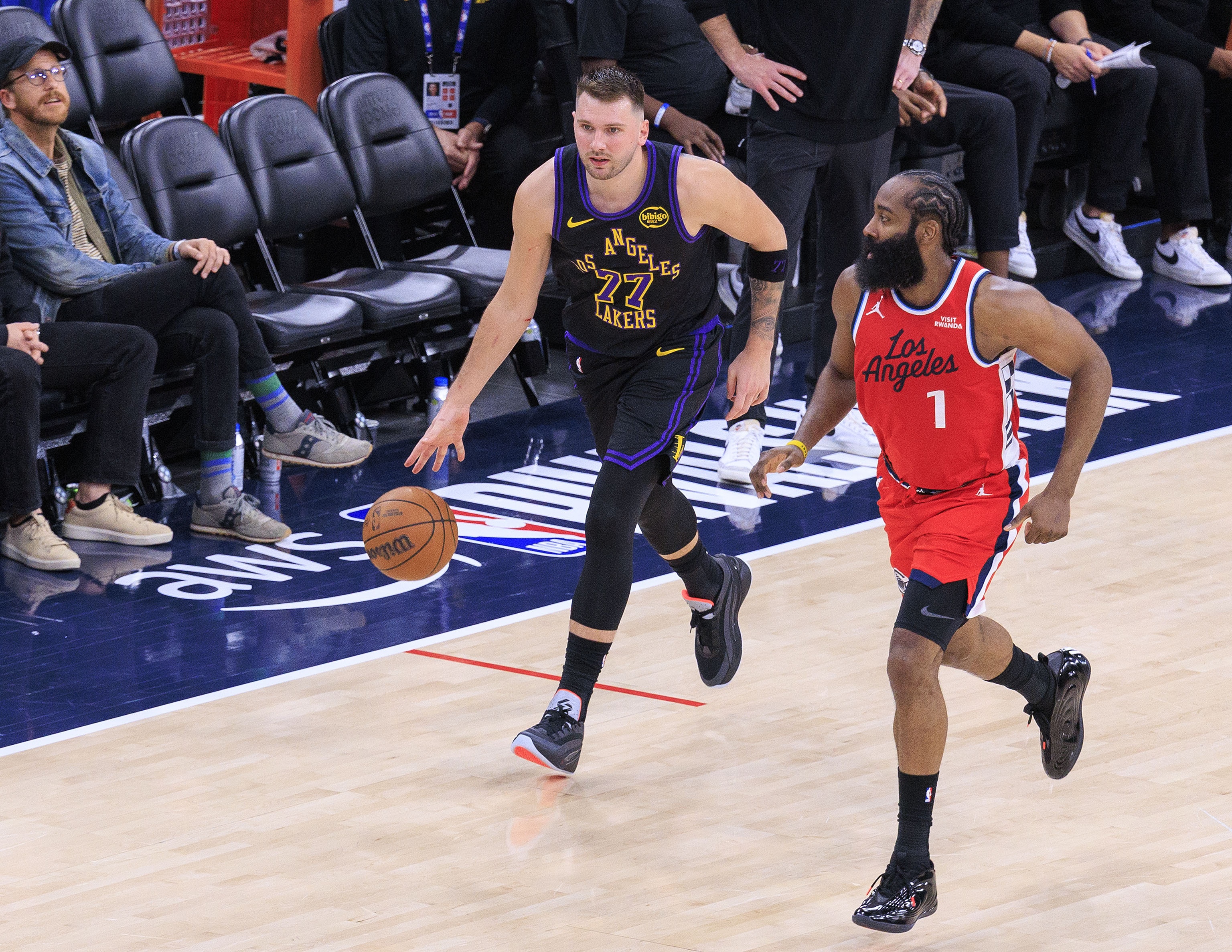 九游体育平台-东契奇单场至少46分7板11助且命中8记三分 历史第二人&amp;比肩16哈登